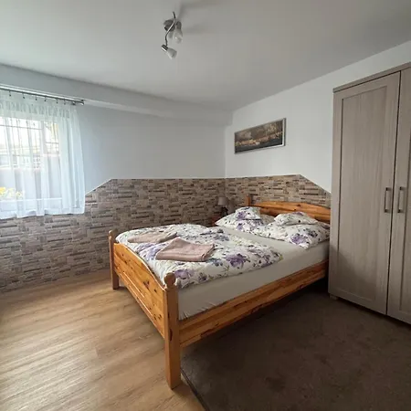 Nad Jeziorem * Mikolajki (Mragowo)
